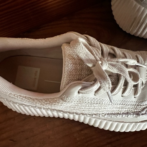 Dolce Vita sneakers. Worn once. Size 8. Perfect condition. - Picture 5 of 6